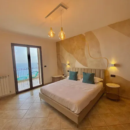Sea View Apartment *