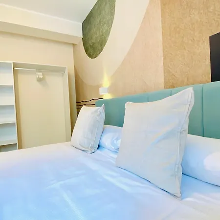 Sea View Apartment *